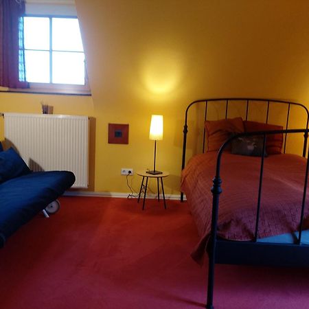 Kemenate Zimmer Gechaichnishof 7Born Maring-Noviand Exteriör bild